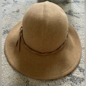 Betmar New York Wool Felt Brim Hat. Tan.
